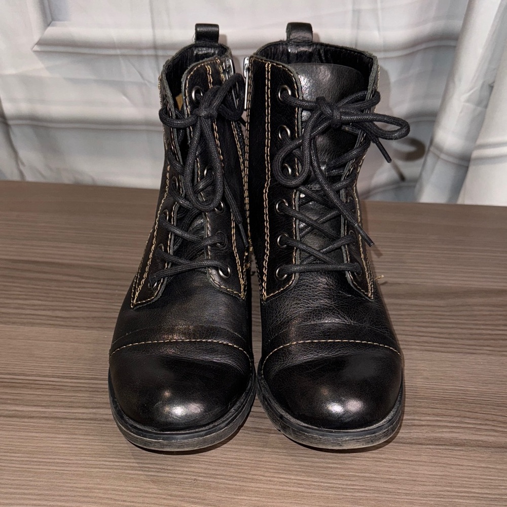 Sofft Black Leather Lace-Up Boots - Picture 4 of 9